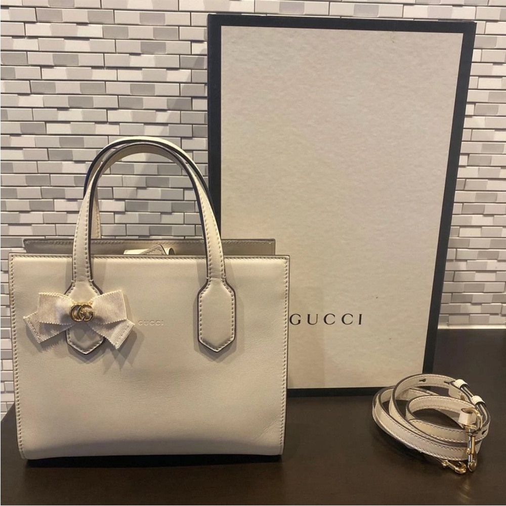 Gucci Beige Leather Tote with Bow Accent - Picture 7 of 9